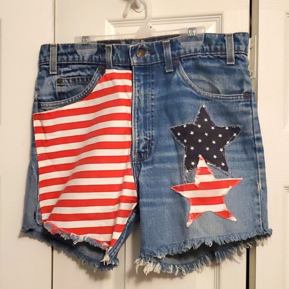 Levis Americana denim shorts, size 33